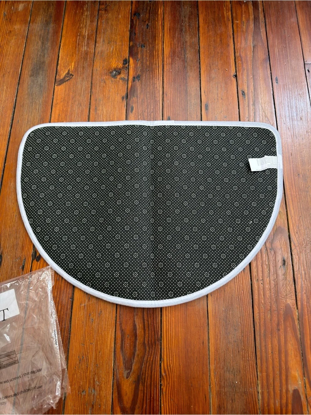 NEW half circle sun rug/floor mat 40x60”